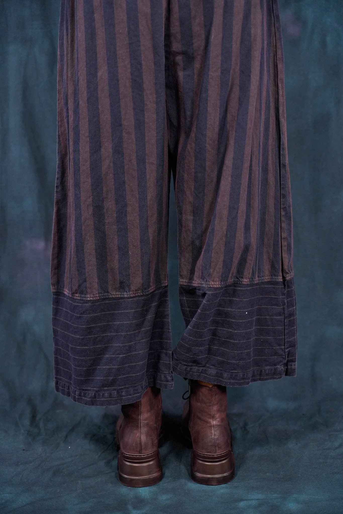 3340 Denim Stripe Pant Carob/Ink-U