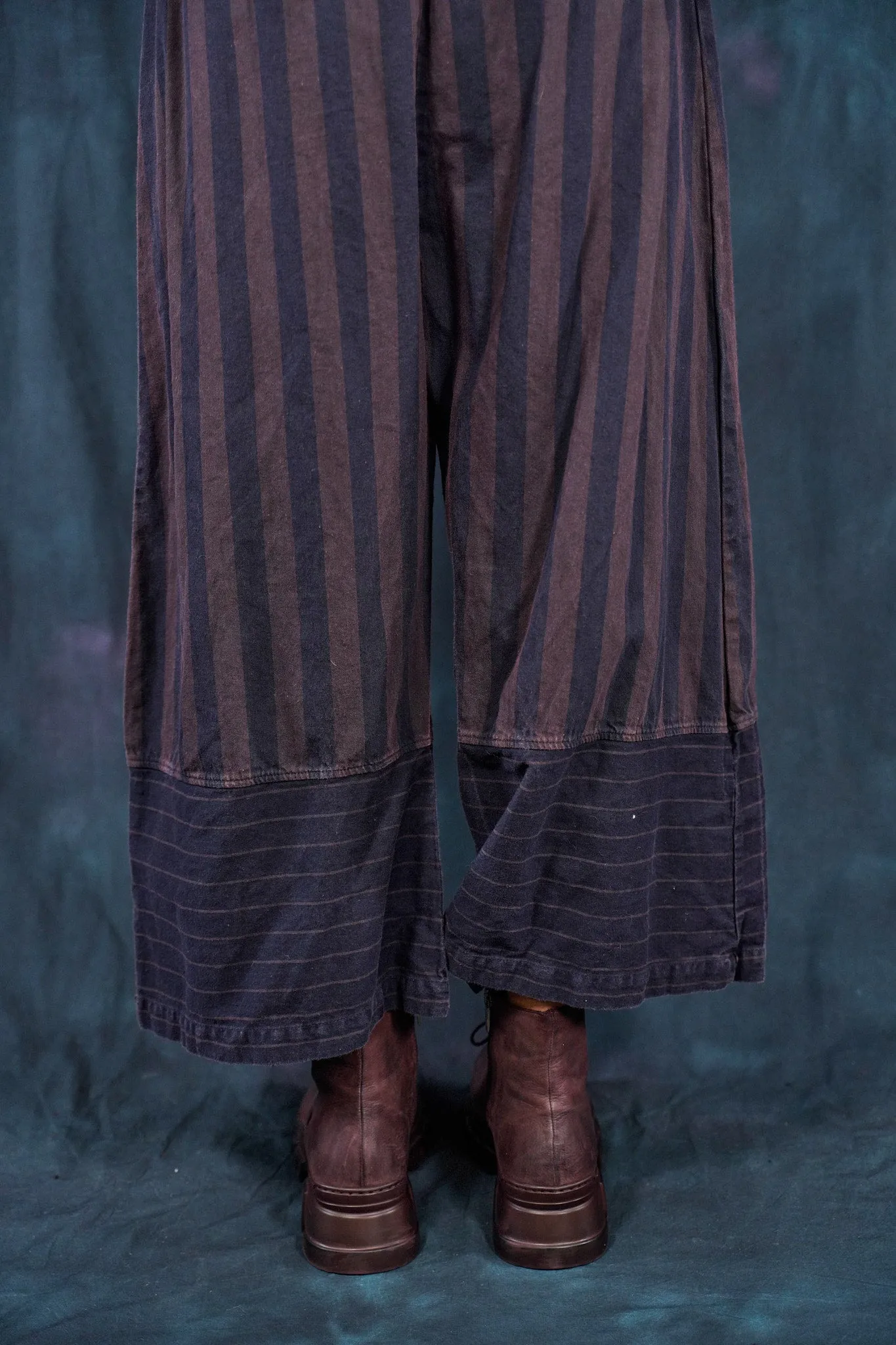 3340 Denim Stripe Pant Carob/Ink-U