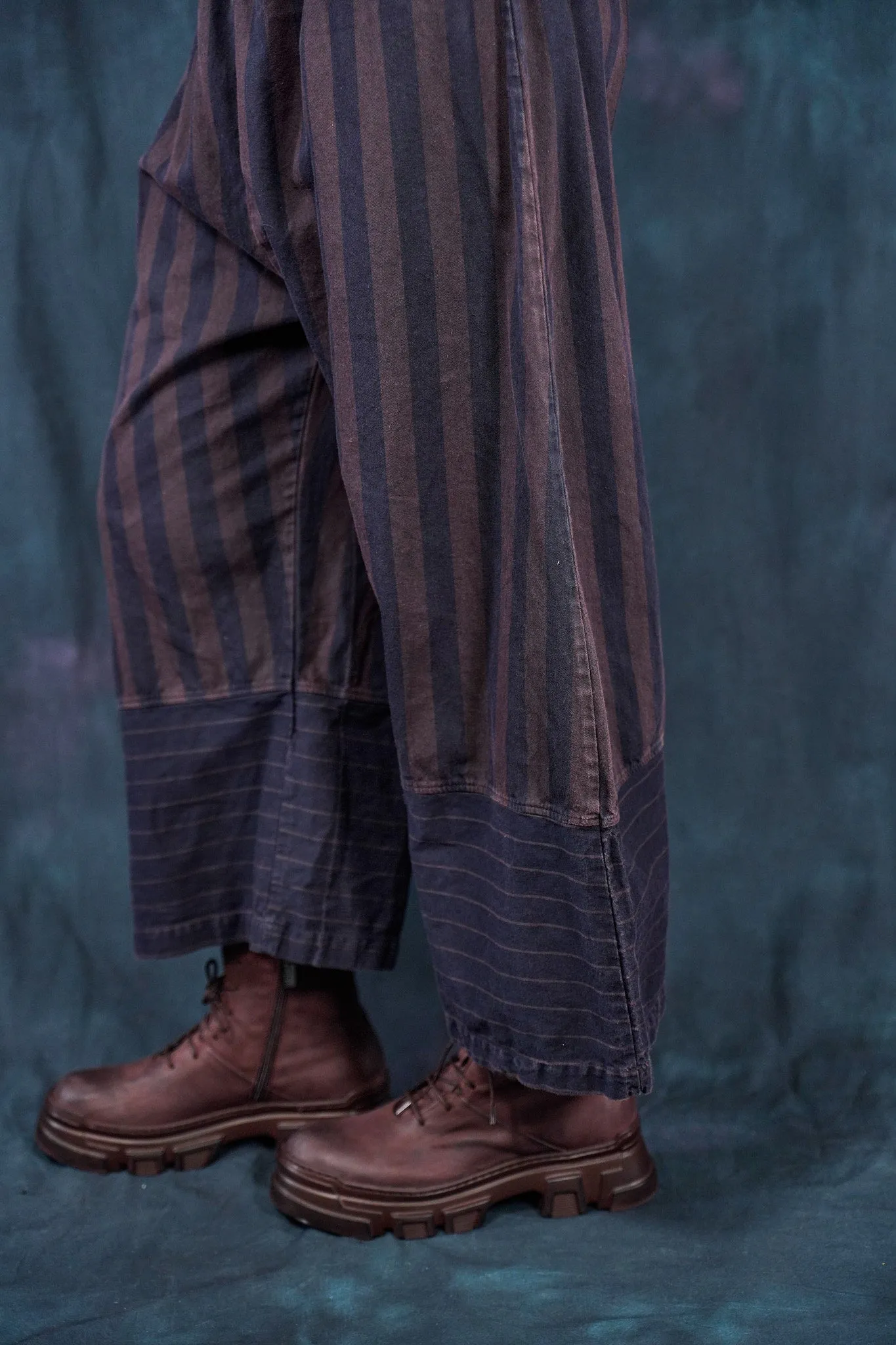 3340 Denim Stripe Pant Carob/Ink-U