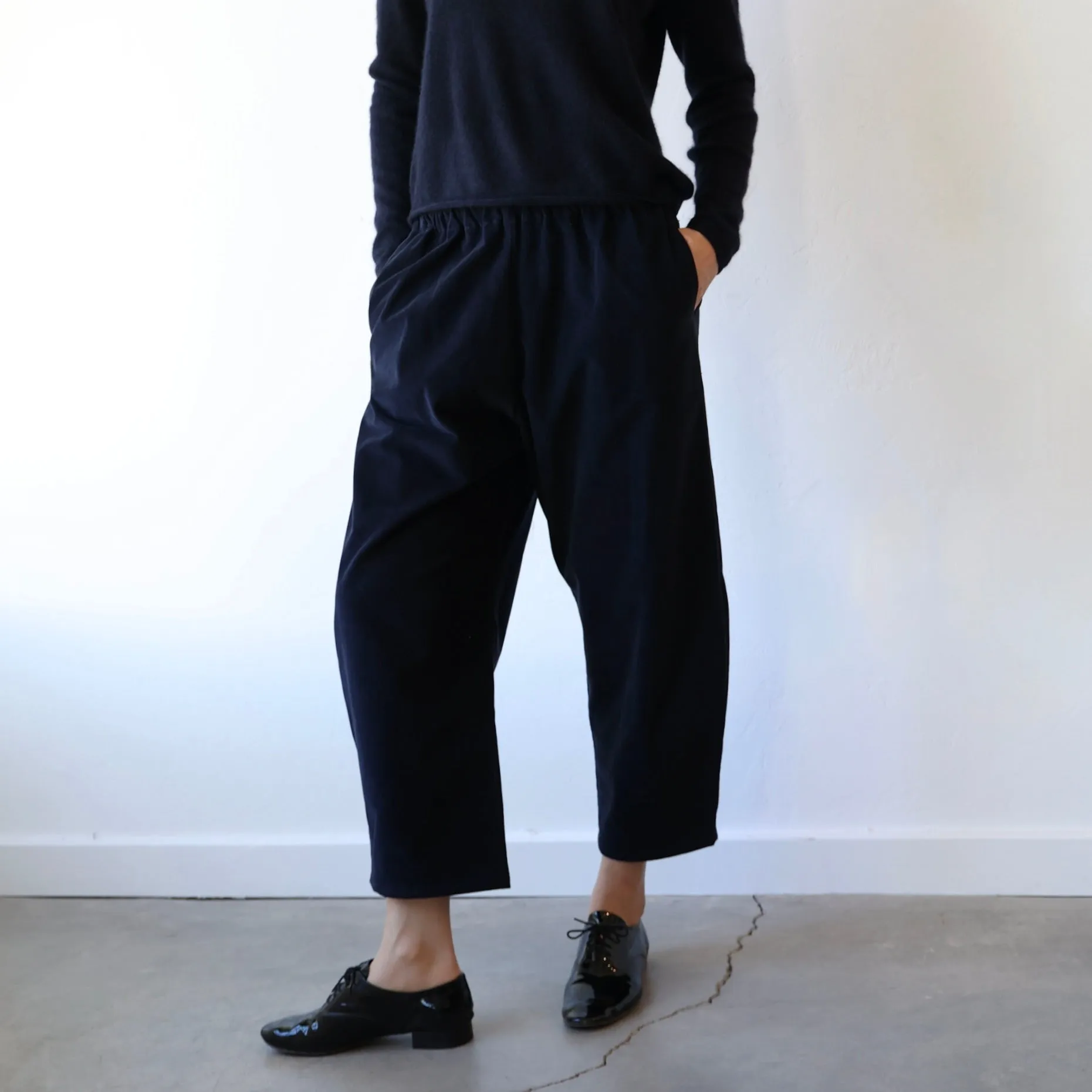 Apuntob Fine Wale Corduroy Trousers - Navy