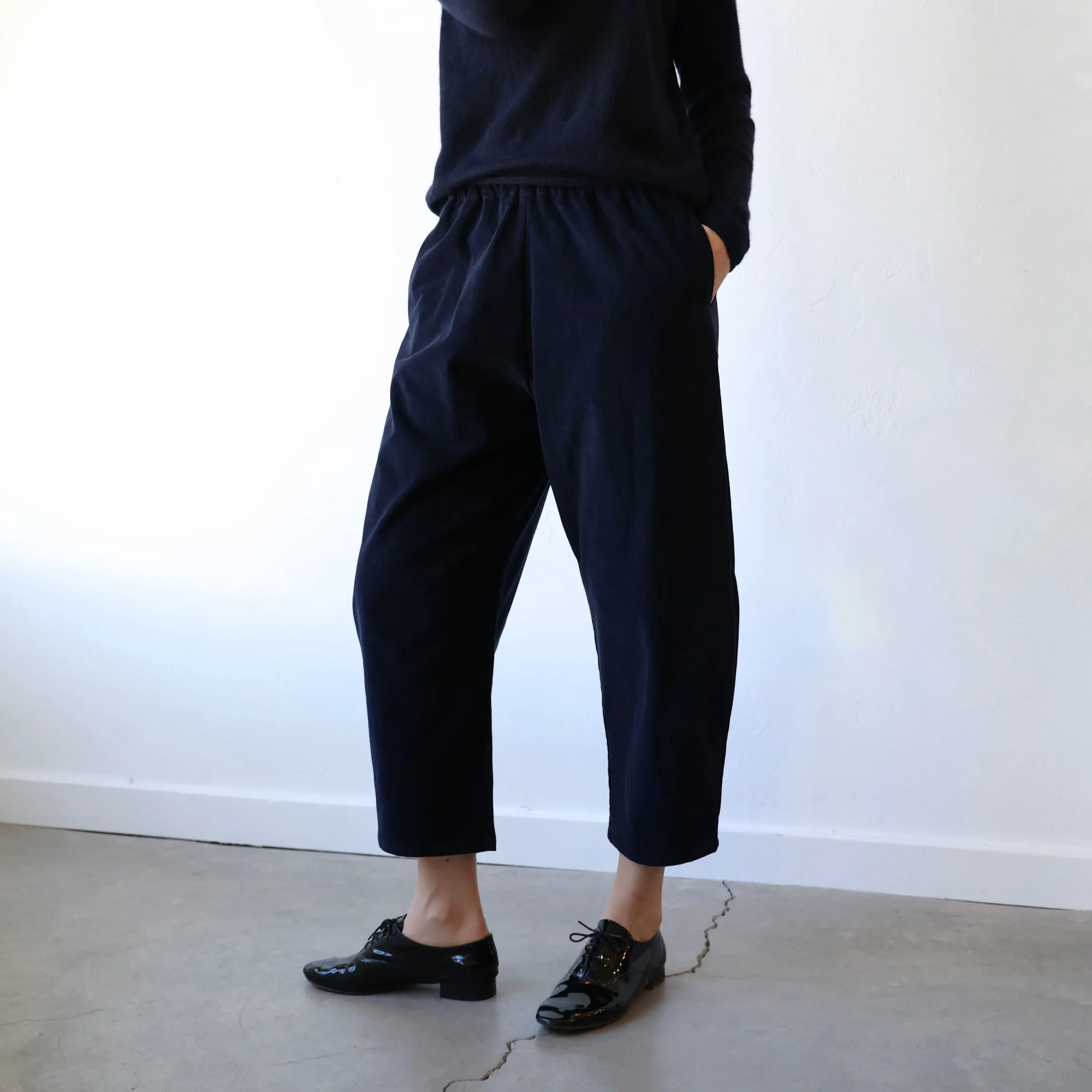 Apuntob Fine Wale Corduroy Trousers - Navy
