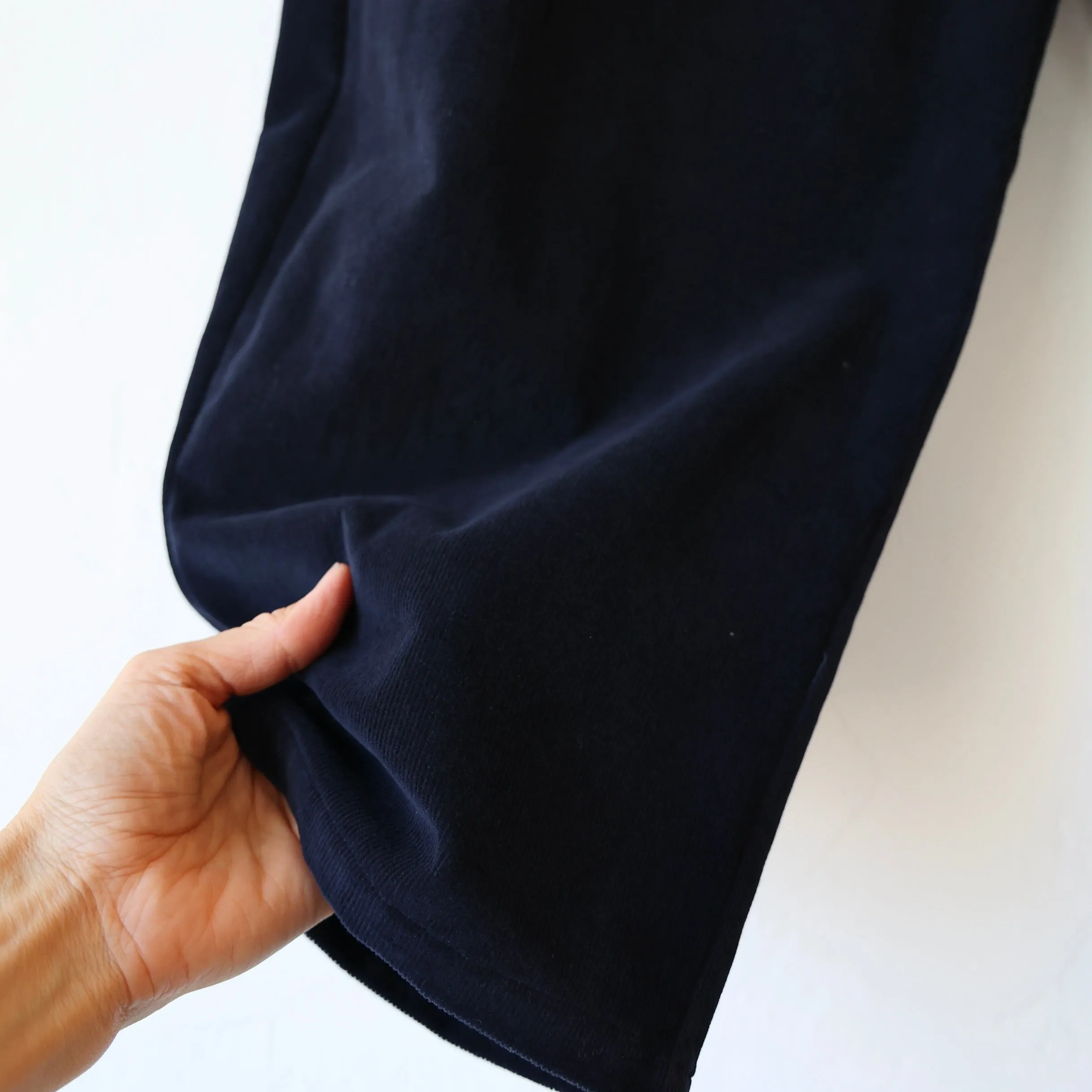 Apuntob Fine Wale Corduroy Trousers - Navy