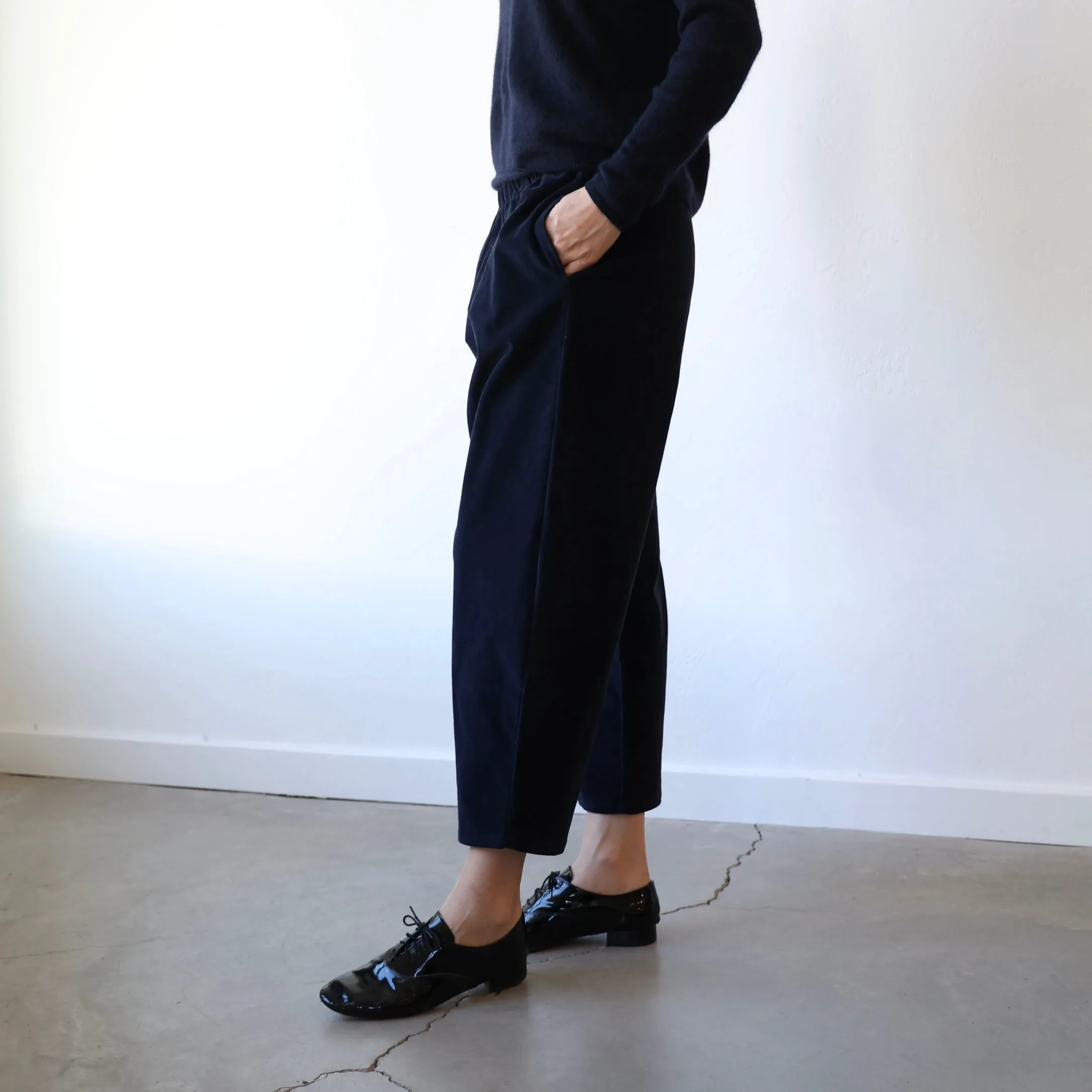 Apuntob Fine Wale Corduroy Trousers - Navy