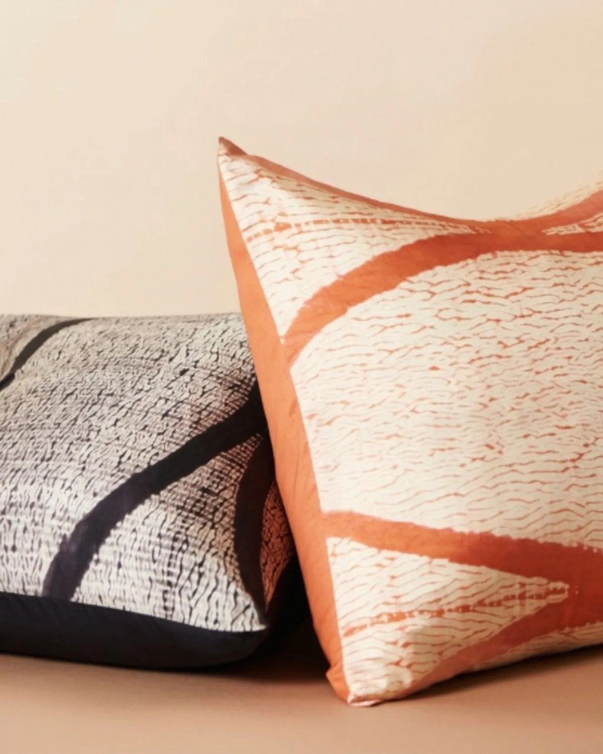 Arc Coral Pillow 100% Silk