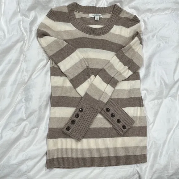 Banana Republic luxury cashmere blend tan striped long sleeve sweater buttons M