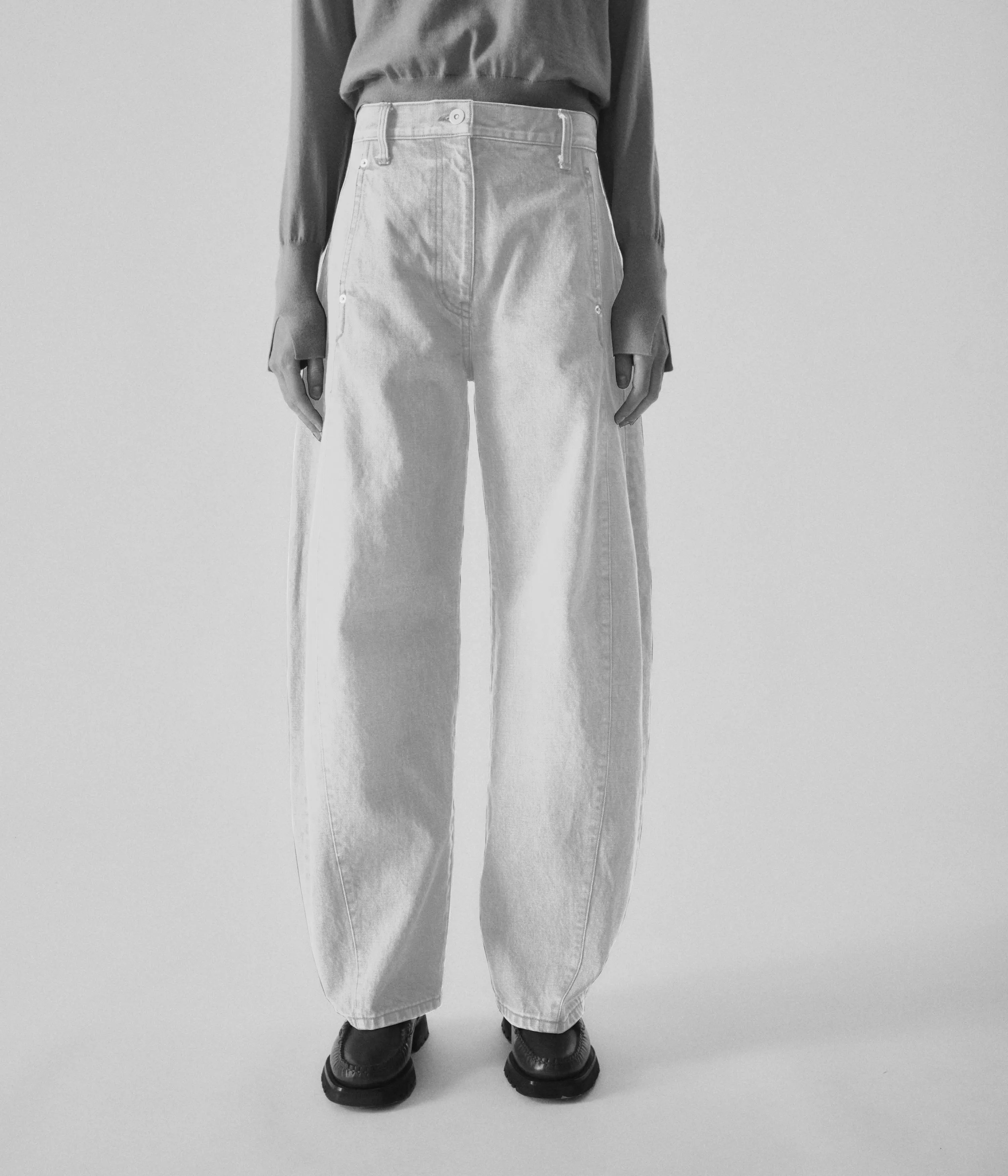 Barrel Denim Pants in Ivory