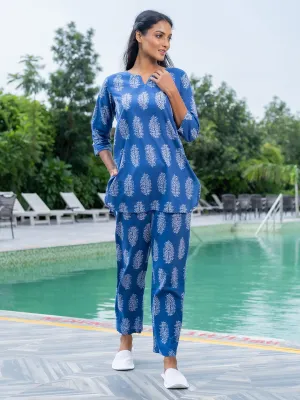 Blue & White Ethnic Printed Straight Cotton Sleepwear