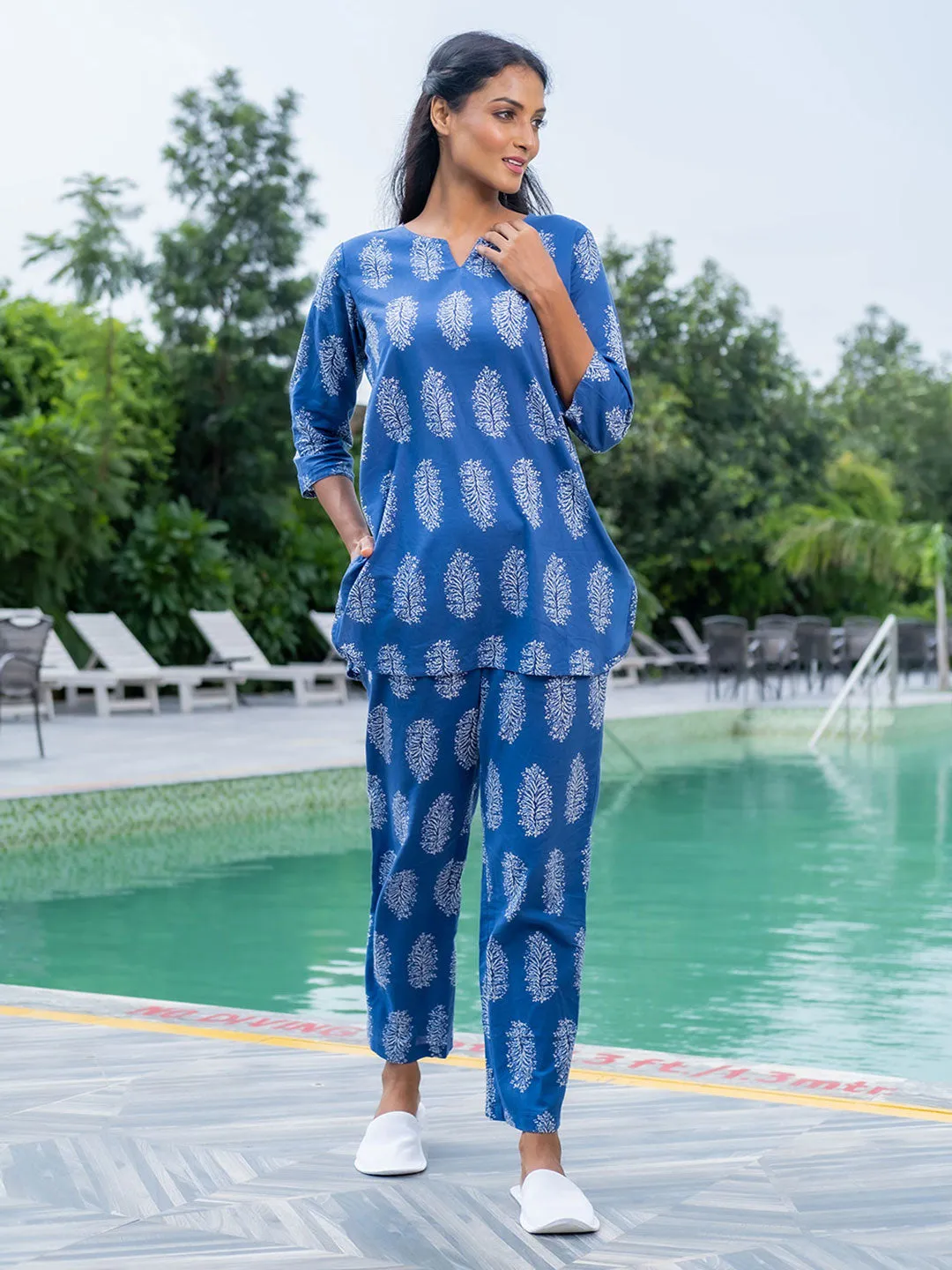 Blue & White Ethnic Printed Straight Cotton Sleepwear