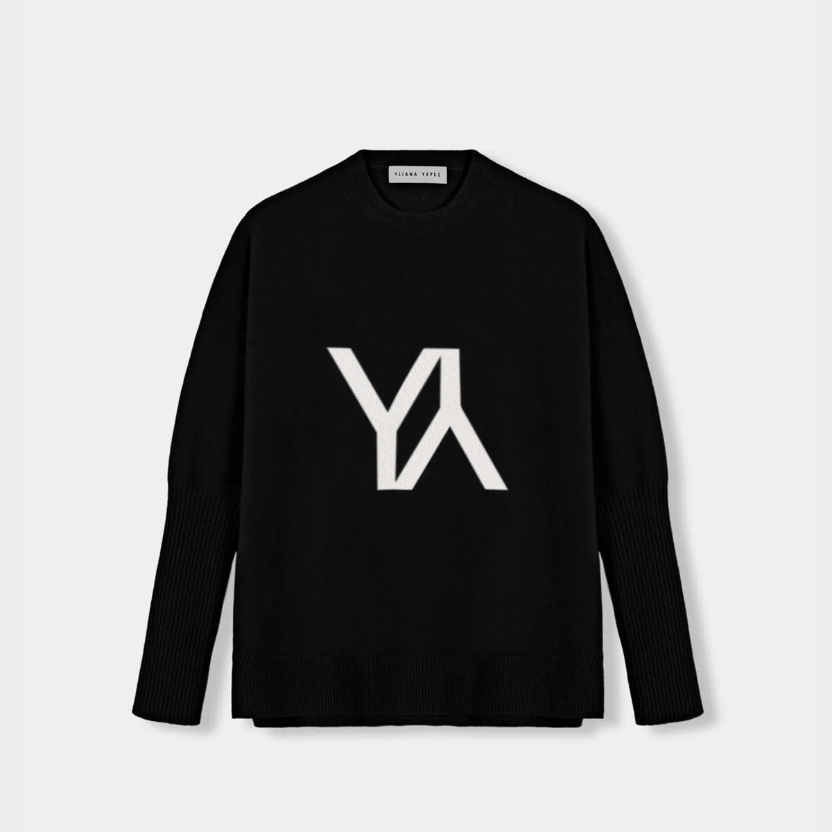 Boxy sweater Cashmere Black with YY logo