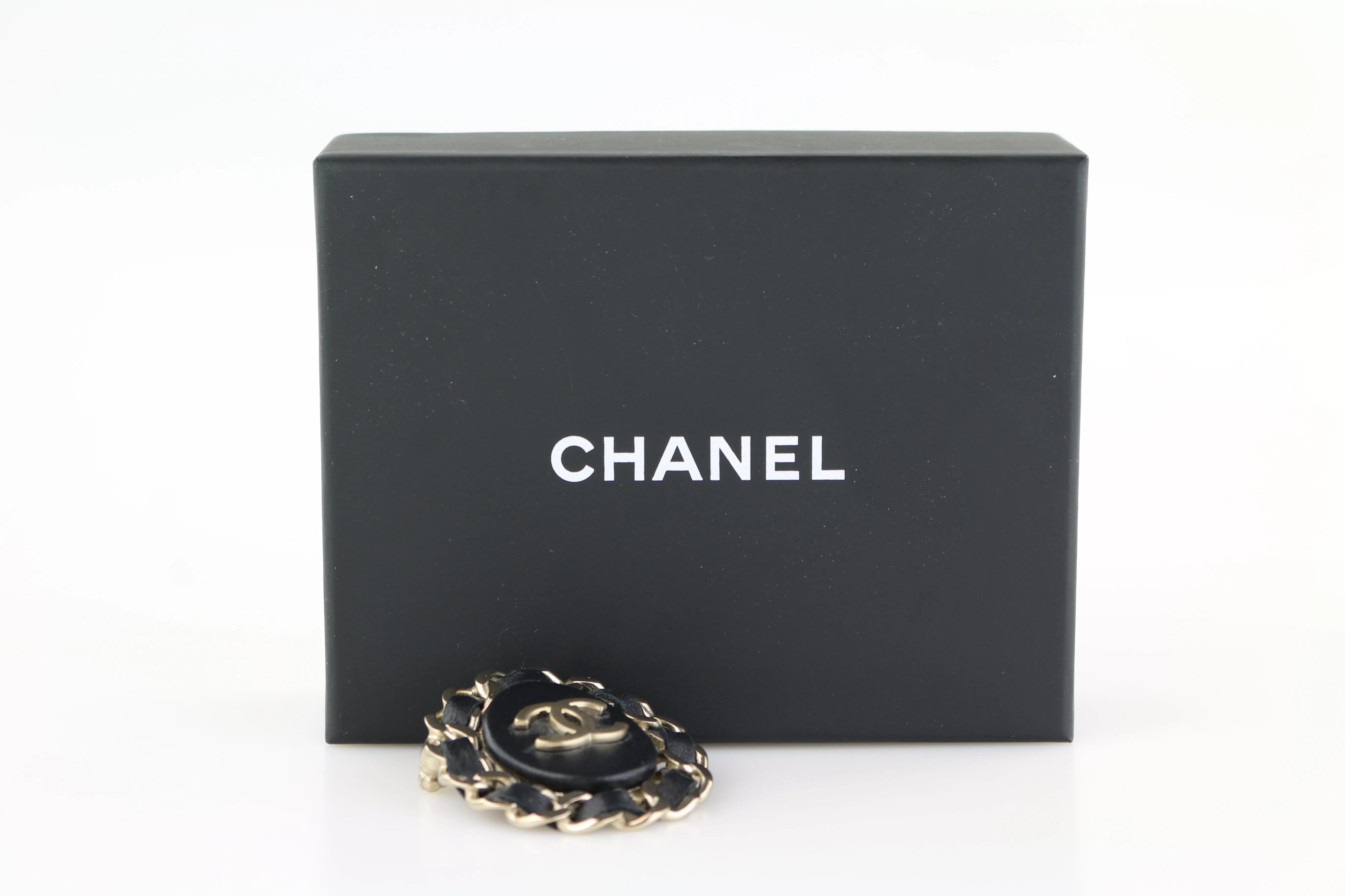 Brushed Gold/Leather Brooch