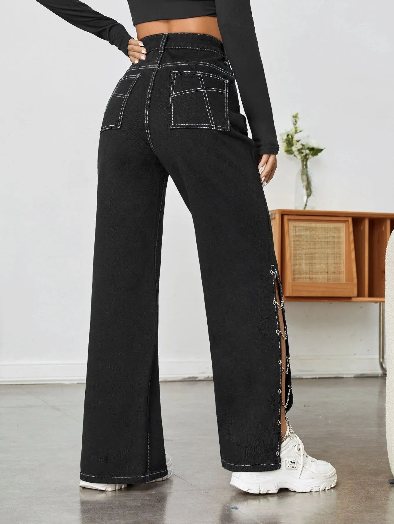 CM-BS167543 Women Preppy Seoul Style Top-stitching Chain Detail Split Hem Flare Leg Jeans