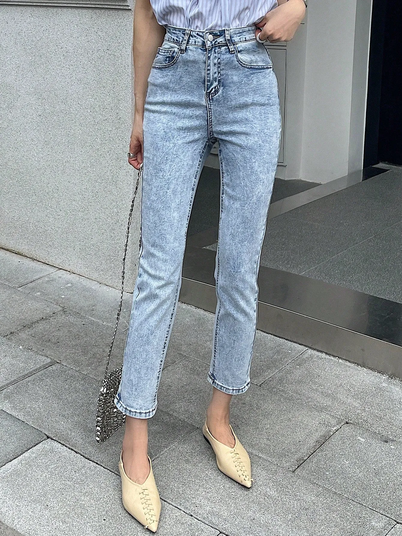 CM-BS241442 Women Casual Seoul Style High Waist Mom Fit Tapered Jeans - Baby Blue