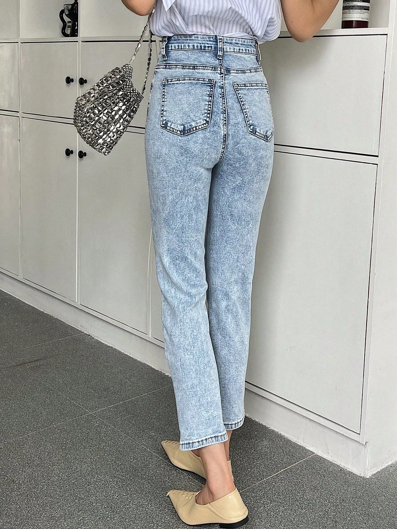 CM-BS241442 Women Casual Seoul Style High Waist Mom Fit Tapered Jeans - Baby Blue