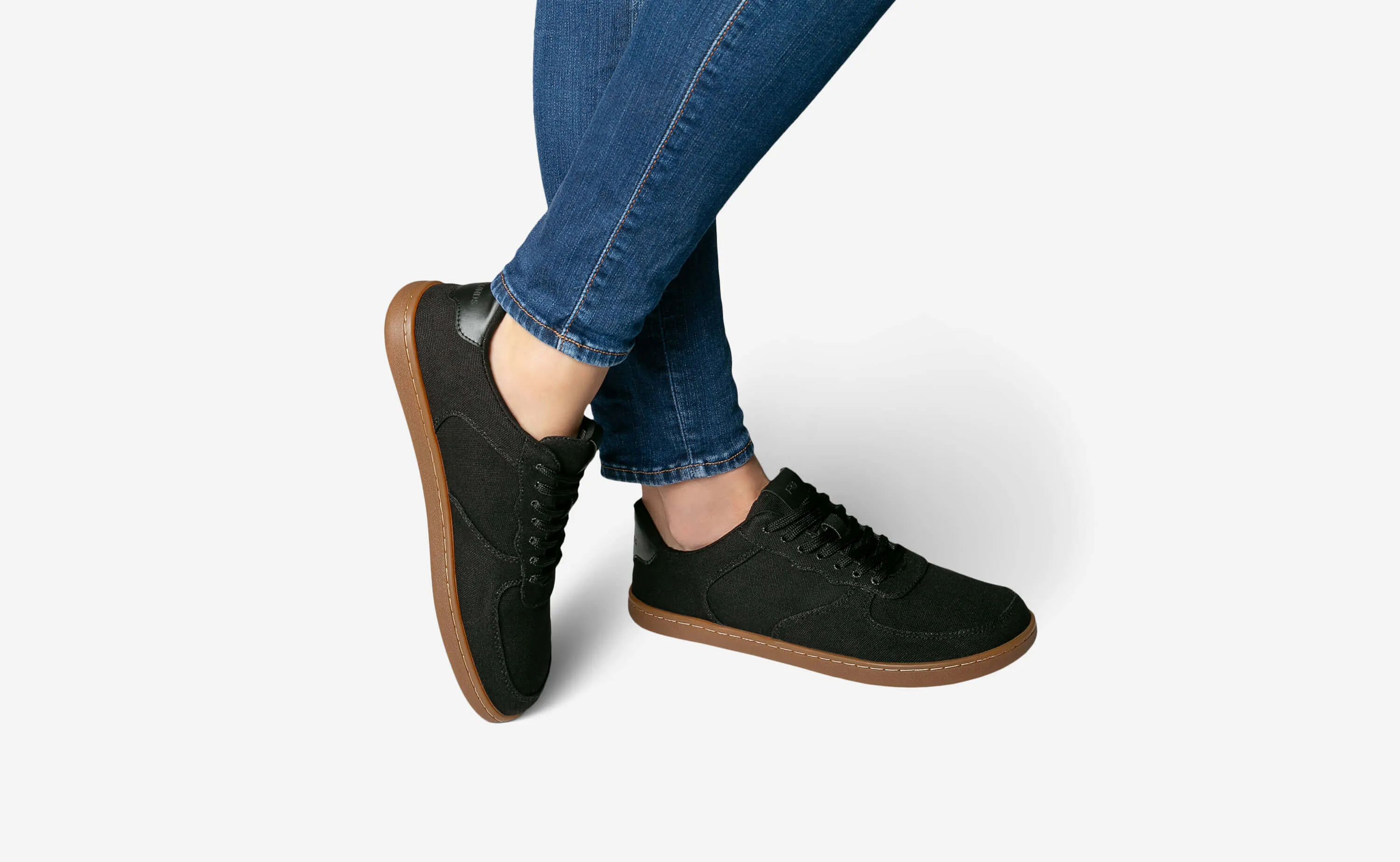 Courtside Canvas - Gum Black