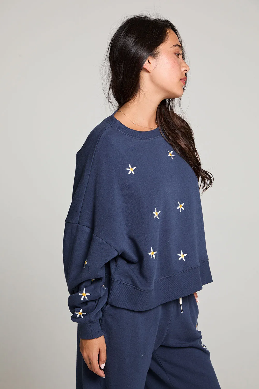 Daisy Embroidery Long Sleeve Pullover