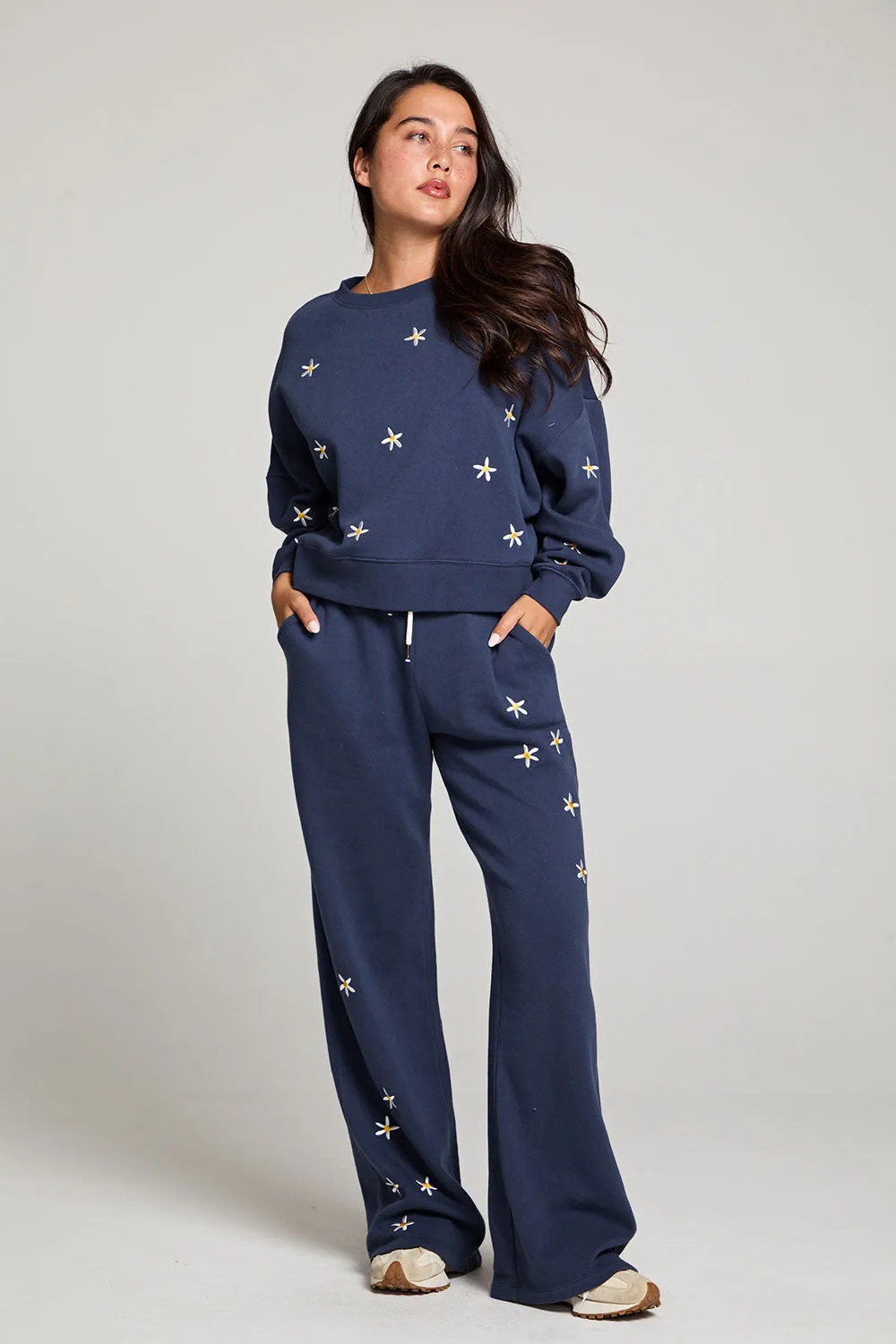 Daisy Embroidery Long Sleeve Pullover