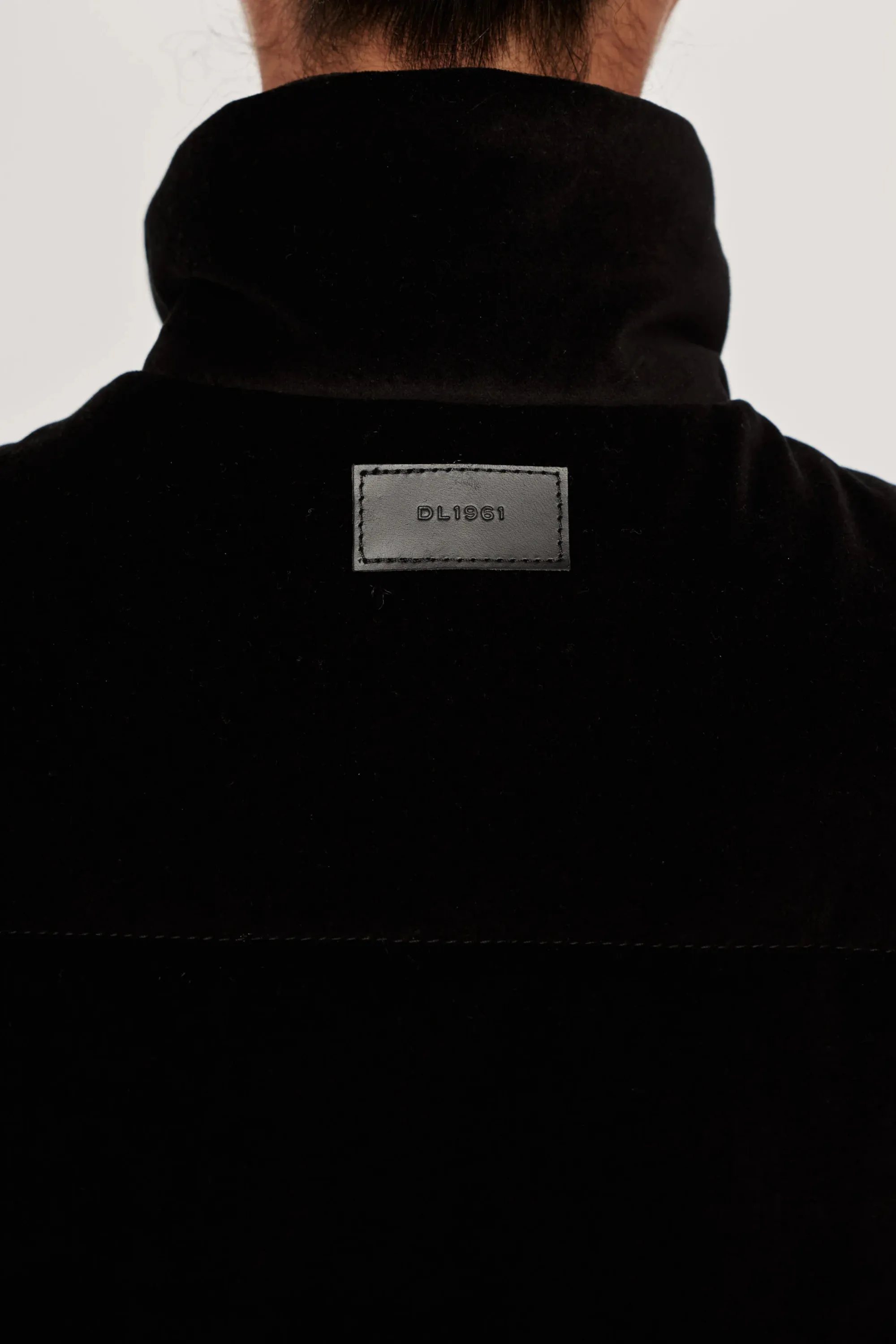 DL1961 Velvet Puffer