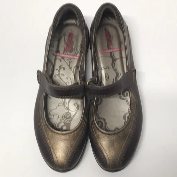 Ecco &quot;Cloud&quot; Brown &amp; Bronze Metallic Leather Mary Janes