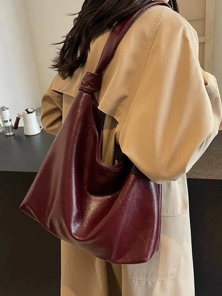 Elegant Leather Shoulder Bag