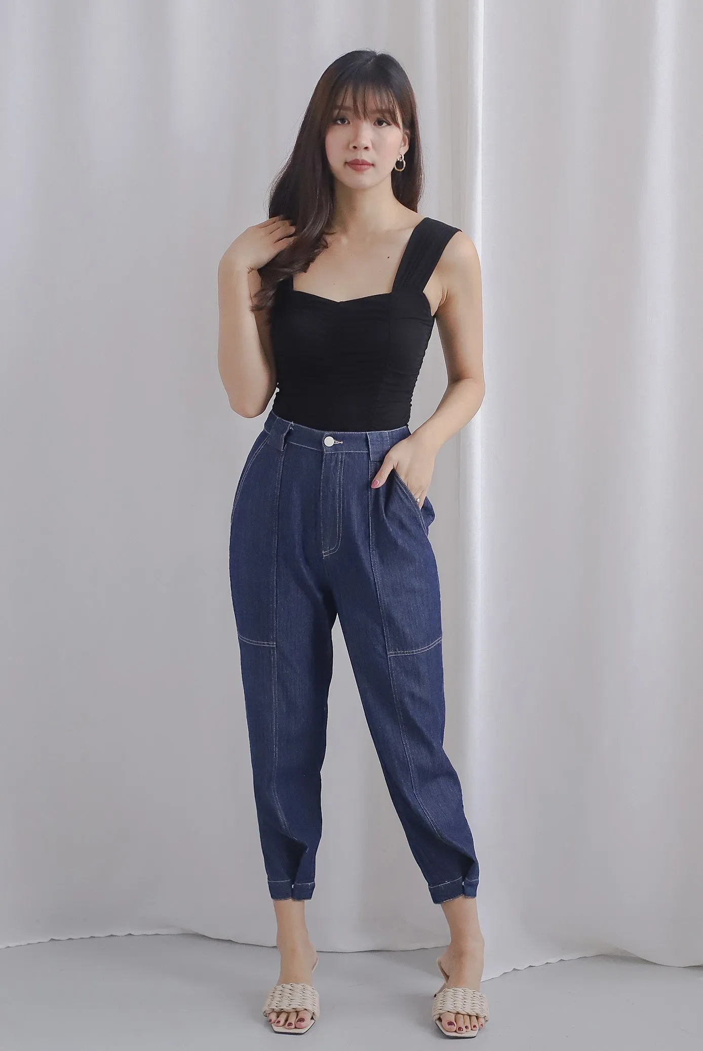 Hampton Buttons Cuff Denim Pants In Dark Wash