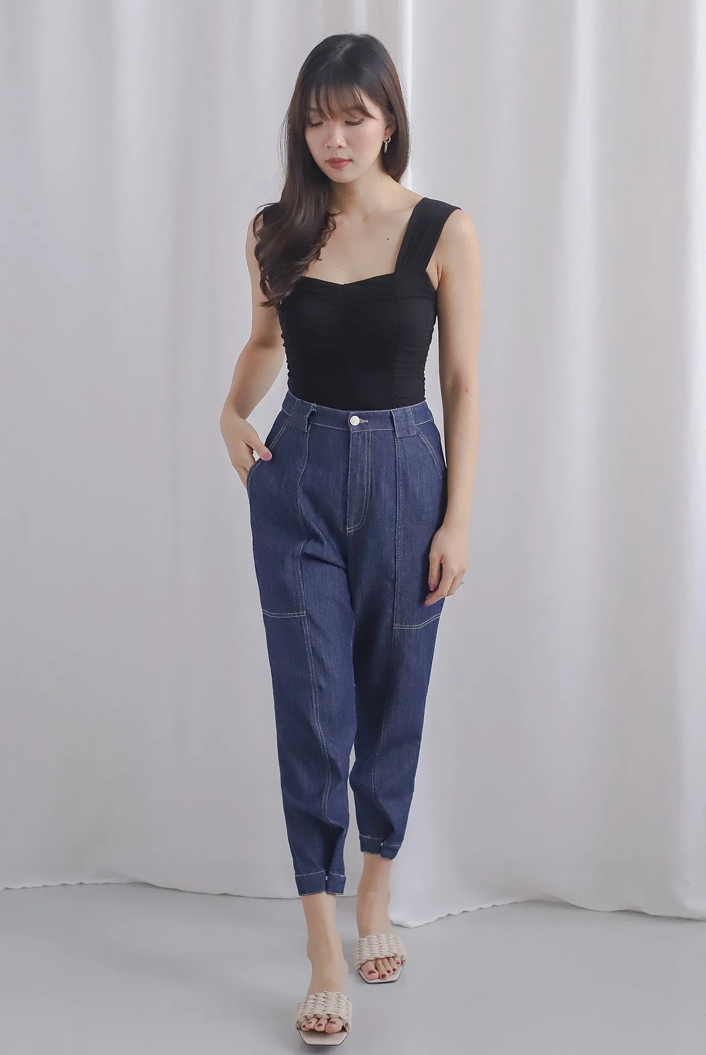 Hampton Buttons Cuff Denim Pants In Dark Wash