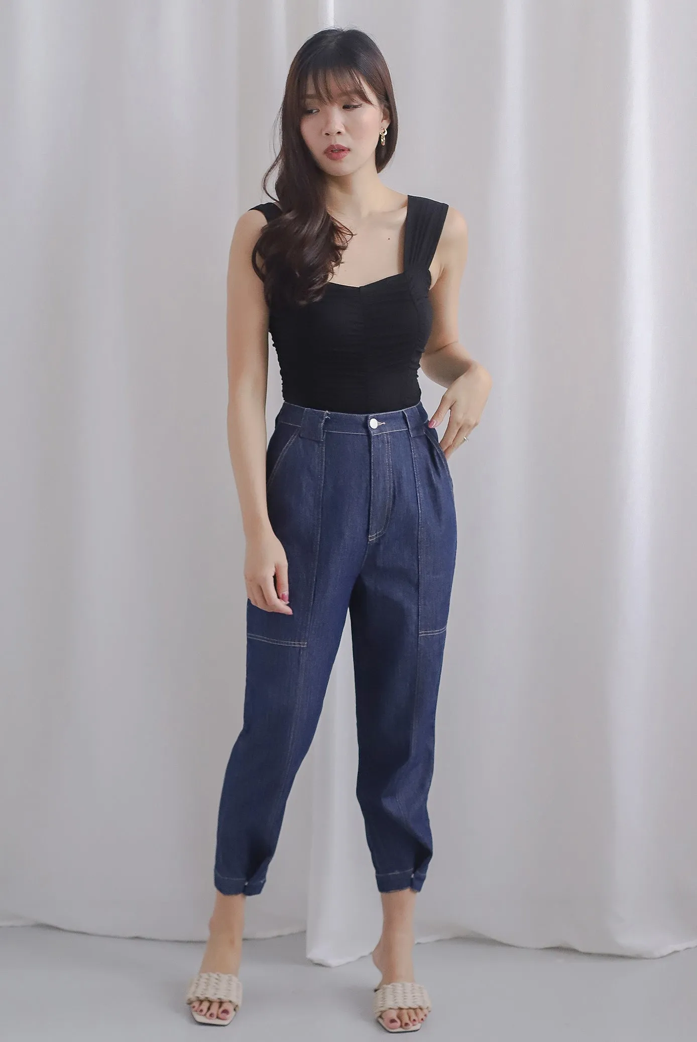 Hampton Buttons Cuff Denim Pants In Dark Wash