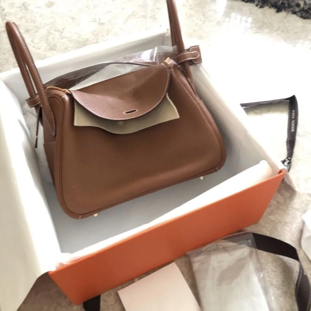 Hermès Lindy 26 Gold Taurillon Clemence Gold Hardware GHW
