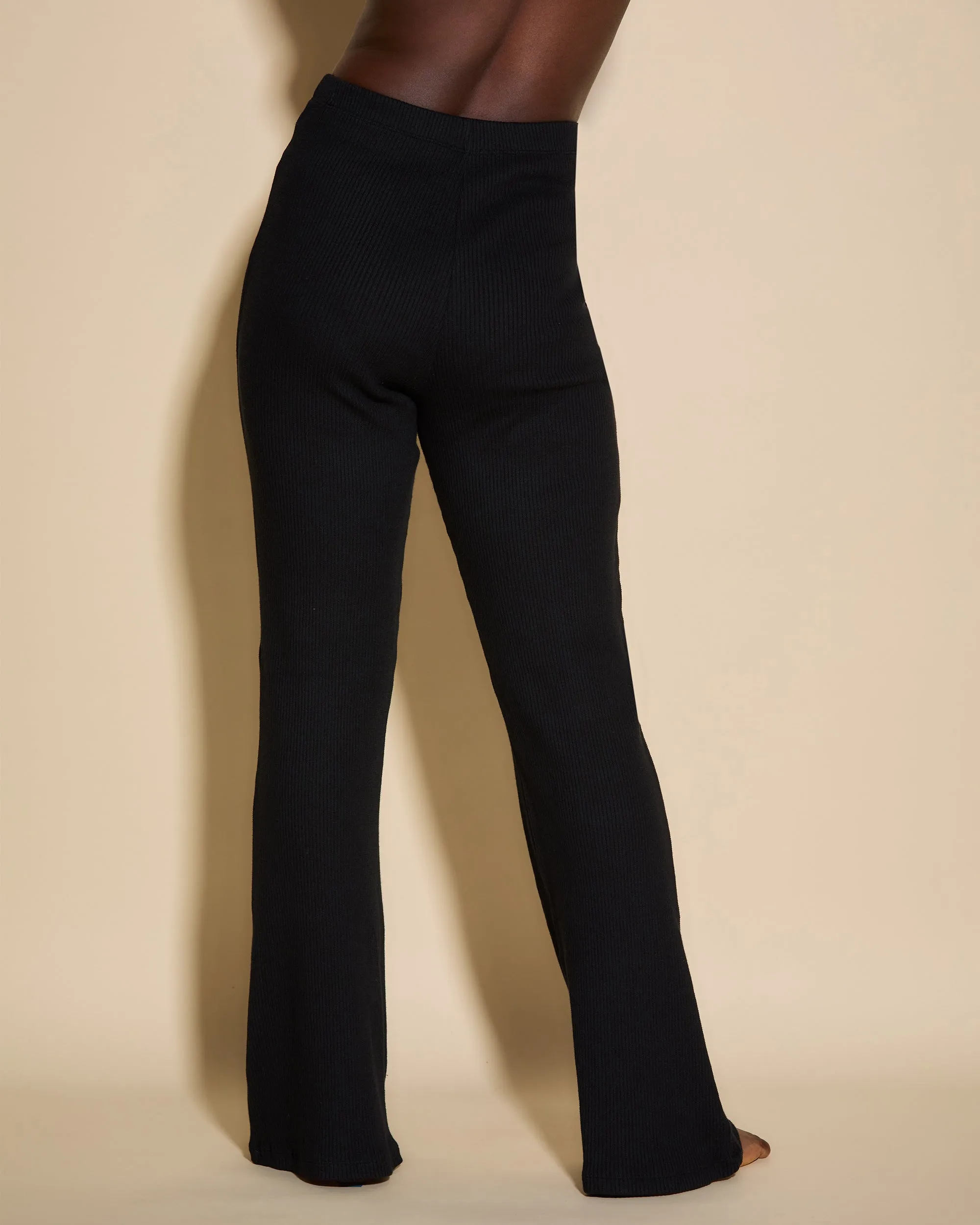 Hochgeschnittene Hose Mit Breitem Bein