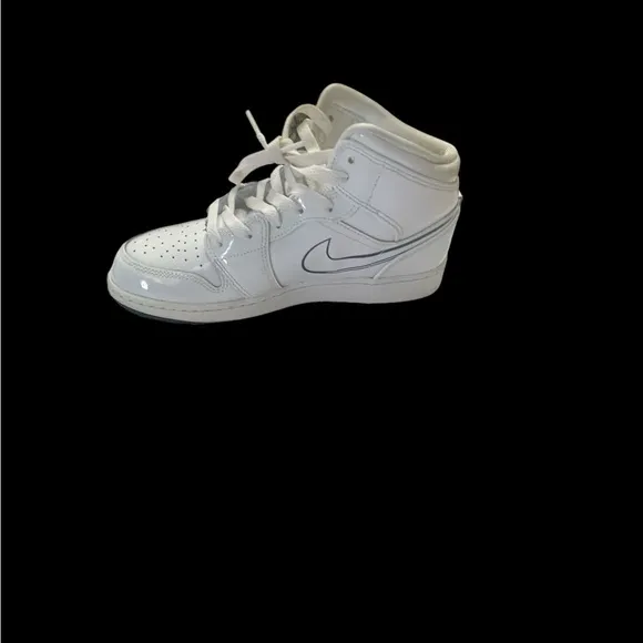 Jordan 1 Mid White Black Sneaker School. Size 6.5 (GS) - Women’s Size 8