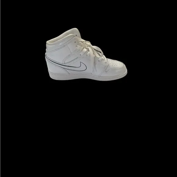 Jordan 1 Mid White Black Sneaker School. Size 6.5 (GS) - Women’s Size 8