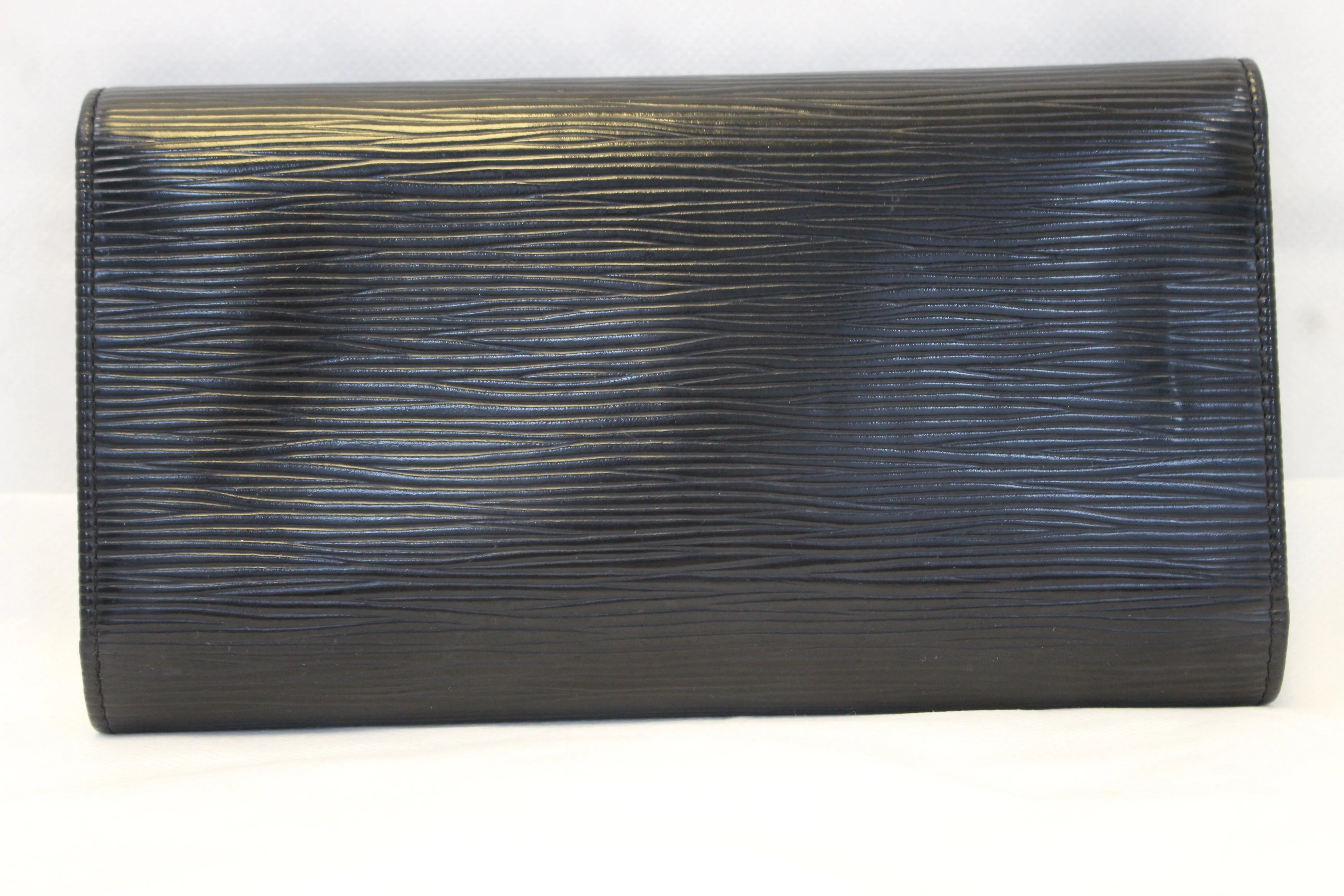 LOUIS VUITTON Epi Porte Tresor International Black Wallet