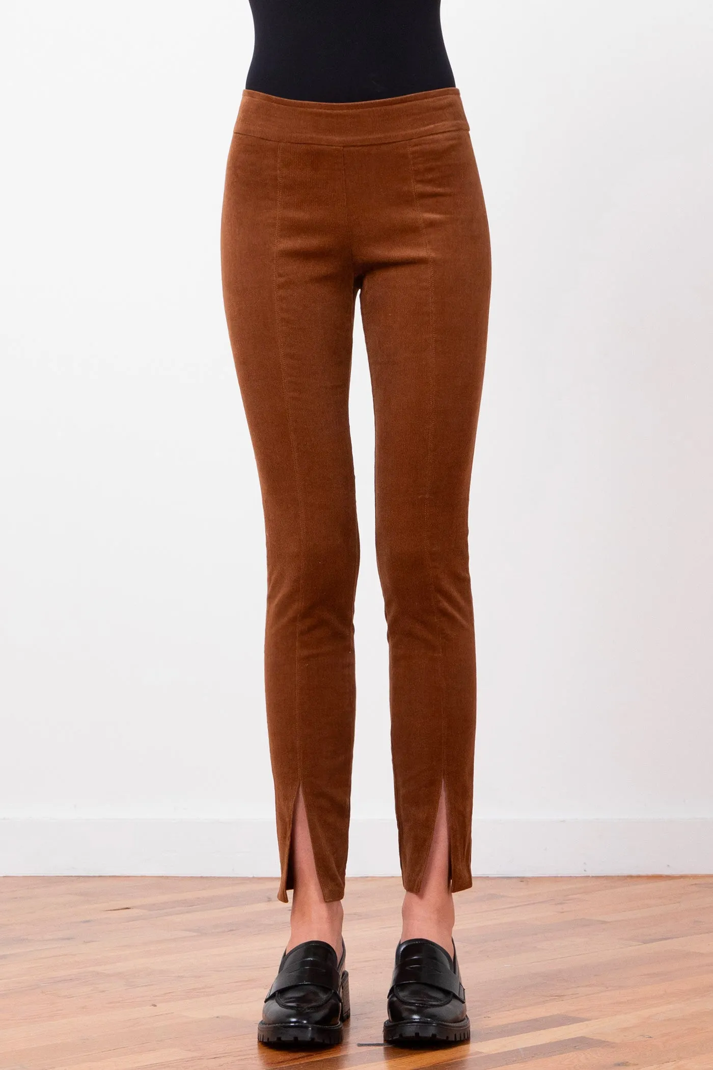 MAX Fine Corduroy Cognac