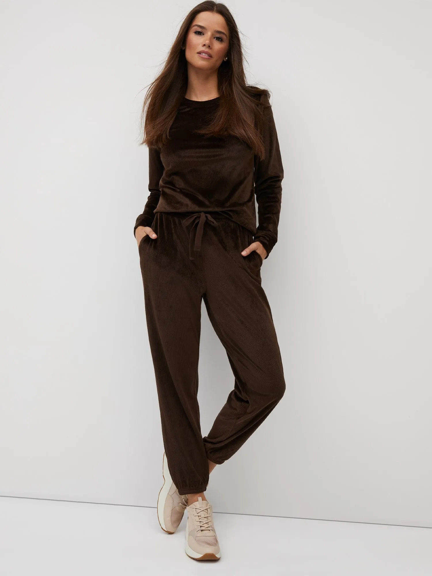 Mid-Rise Corduroy Jogger Pant
