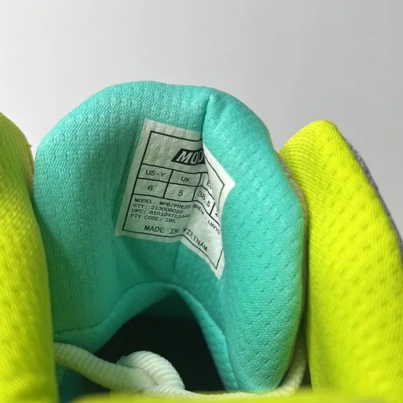 Moolah Kids' Grade School Press Break Basketball Shoes