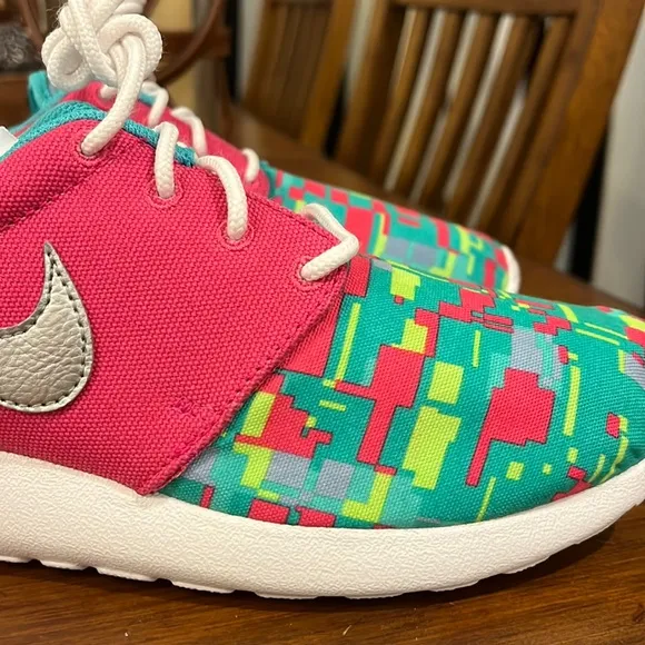 Nike Rosherun Print GS shoes sneakers 677784 601 Youth Girls Grade School Size 5
