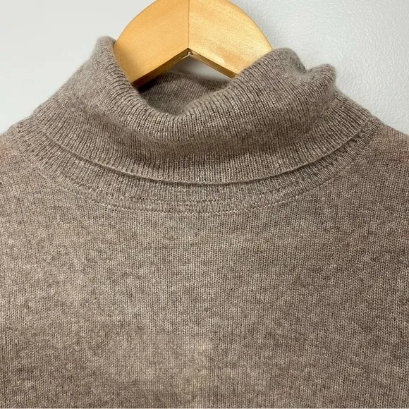 NWT Magaschoni 💯Cashmere Turtleneck Sweater In Pebble Heather Size Small