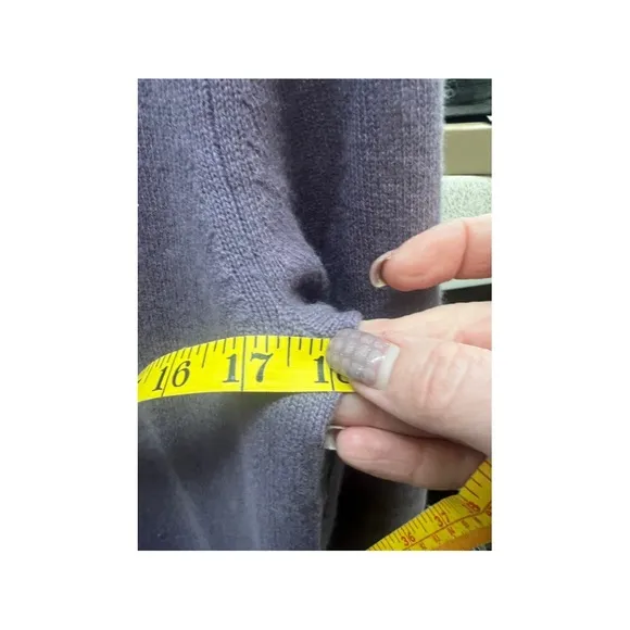 Only Mine 100% Cashmere Sweater Purple V-Neck Medium Petite Soft Luxury