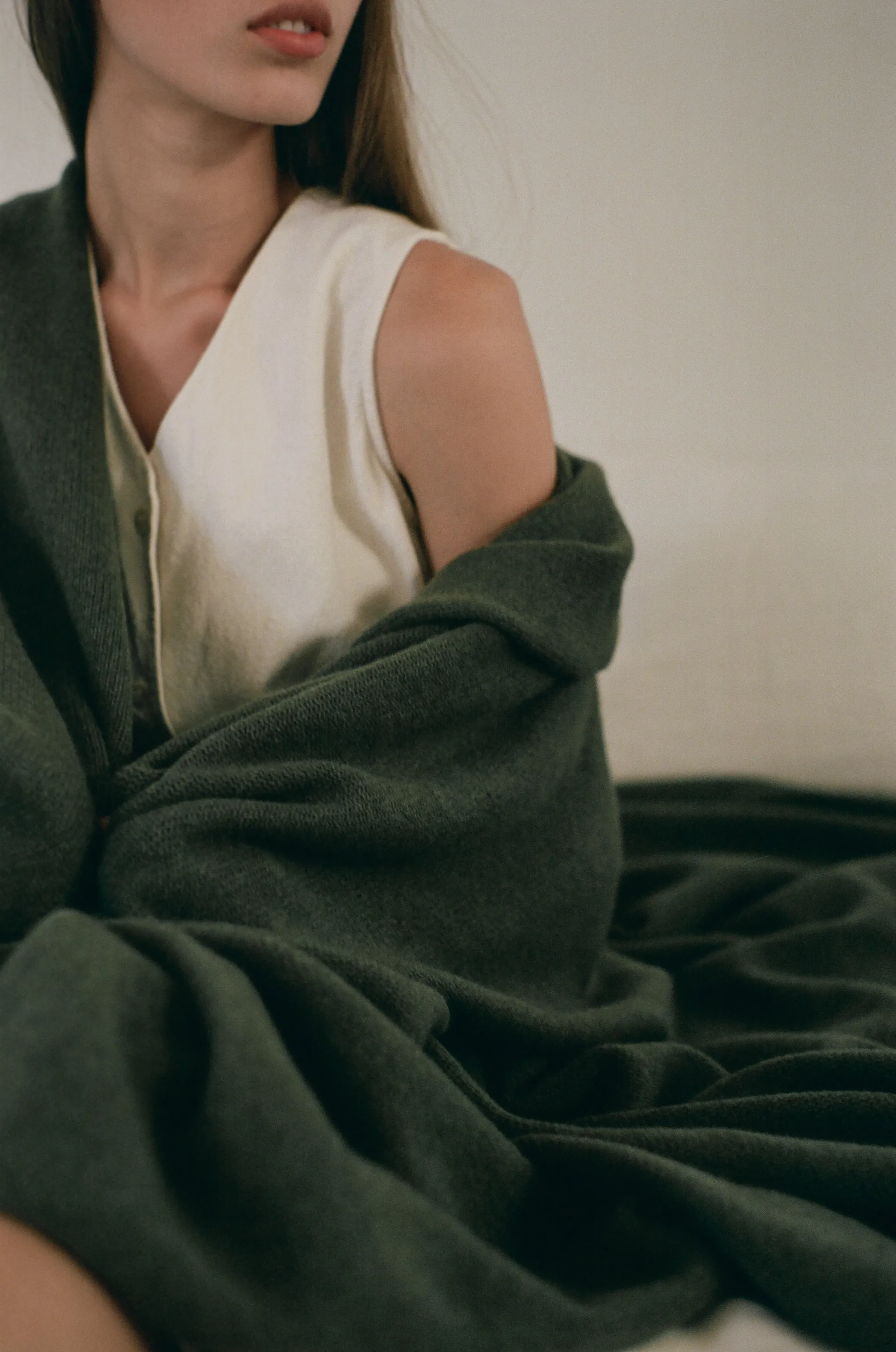 Oversized Italian Cashmere Jersey Knit Blanket - Moss