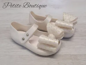Pearl bow jelly shoes
