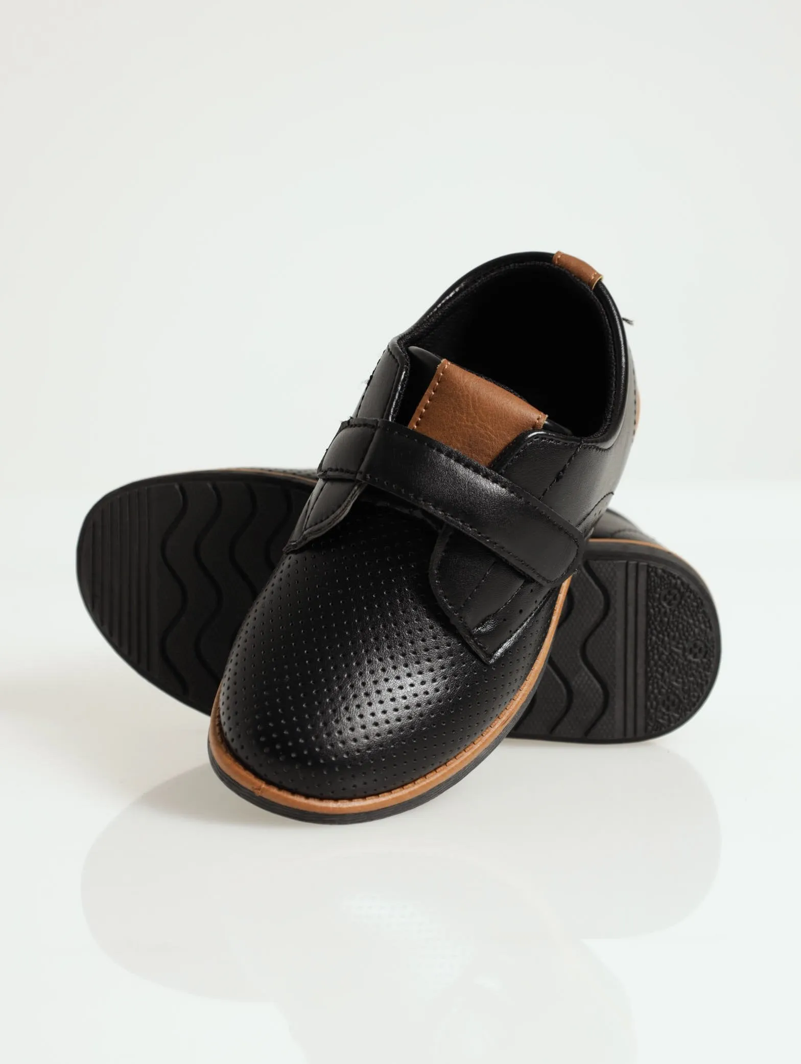 Pre-Boys Velcro Smart Shoe - Black