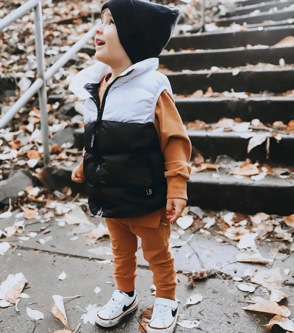 PUFFER VEST - BLACK & WHITE