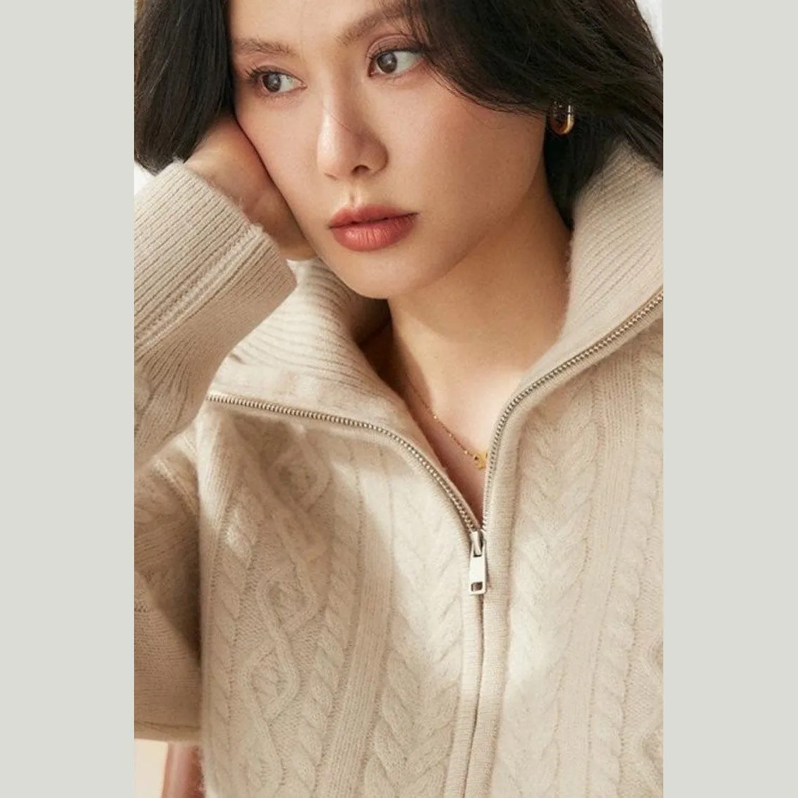 Retro Cable Knit Cashmere Sweater