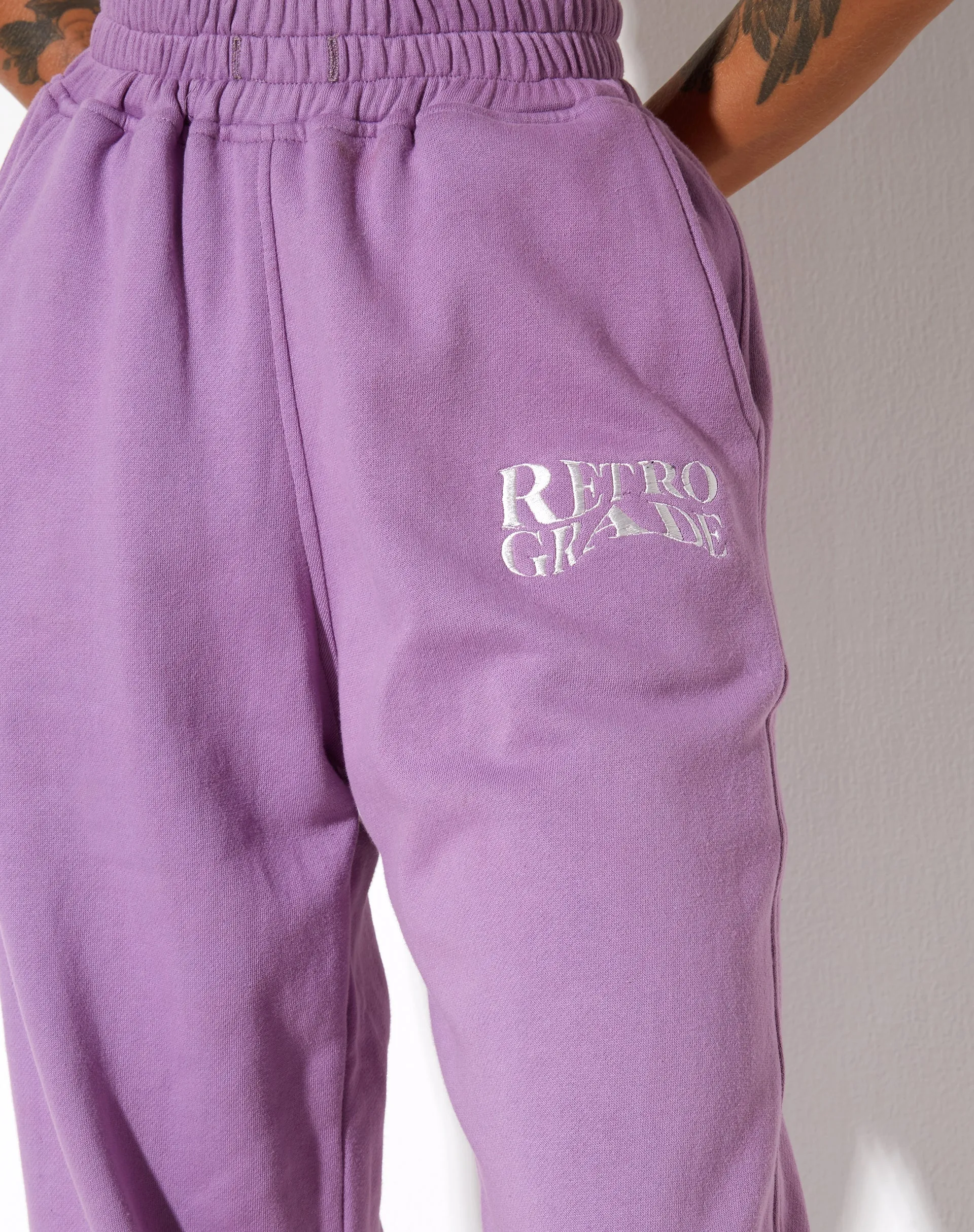 Roider Jogger in Lavender Retro Grade Embro
