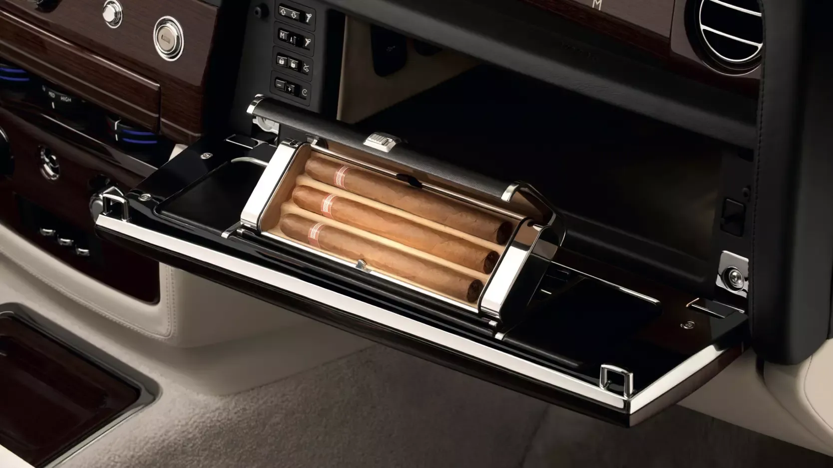 Rolls-Royce Phantom VII Humidor In Glove Box