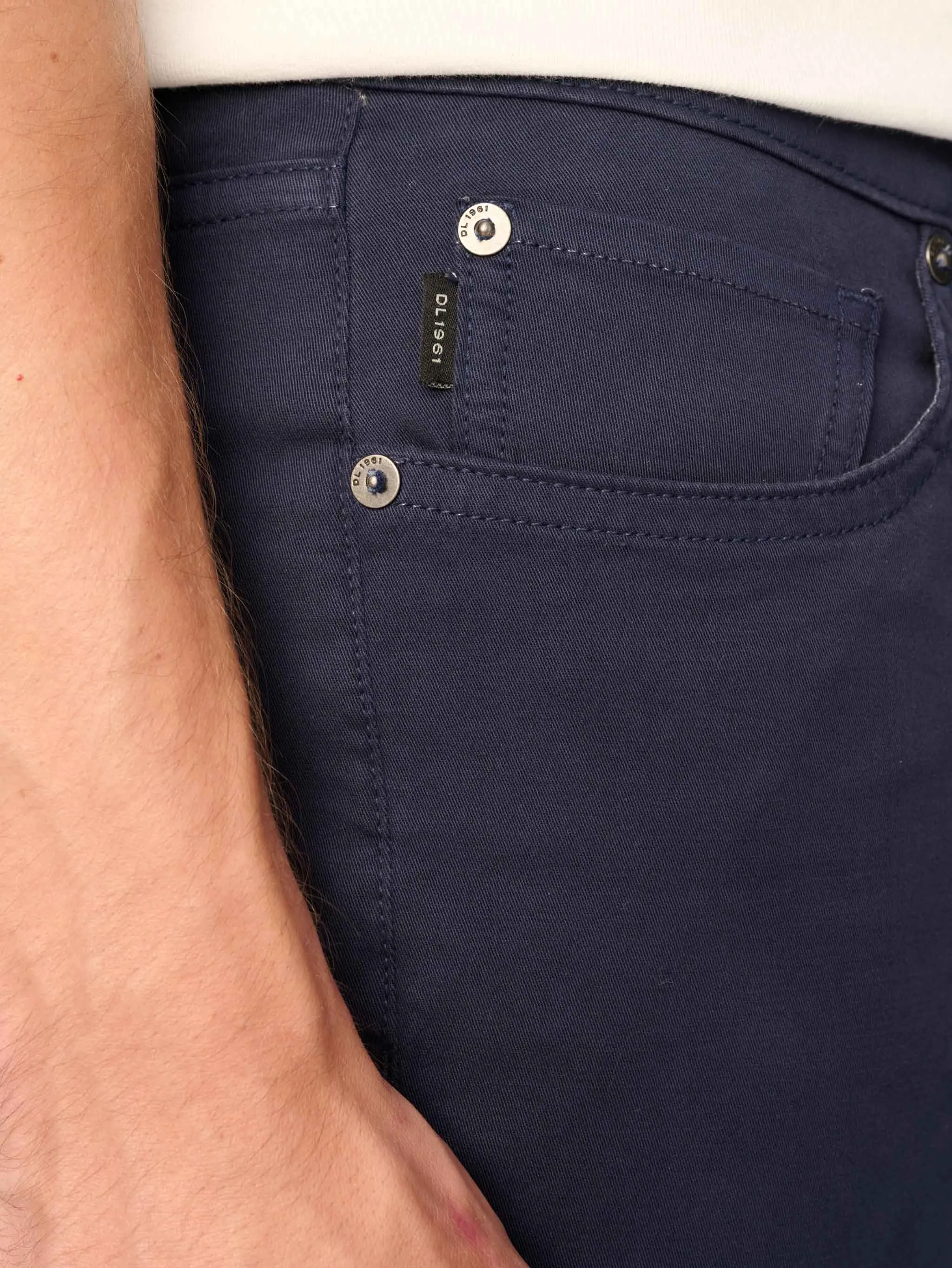 Russell Slim Straight Jean