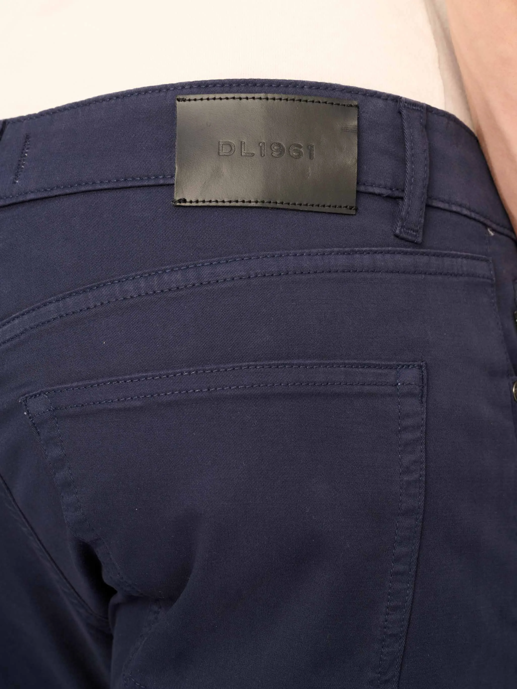 Russell Slim Straight Jean