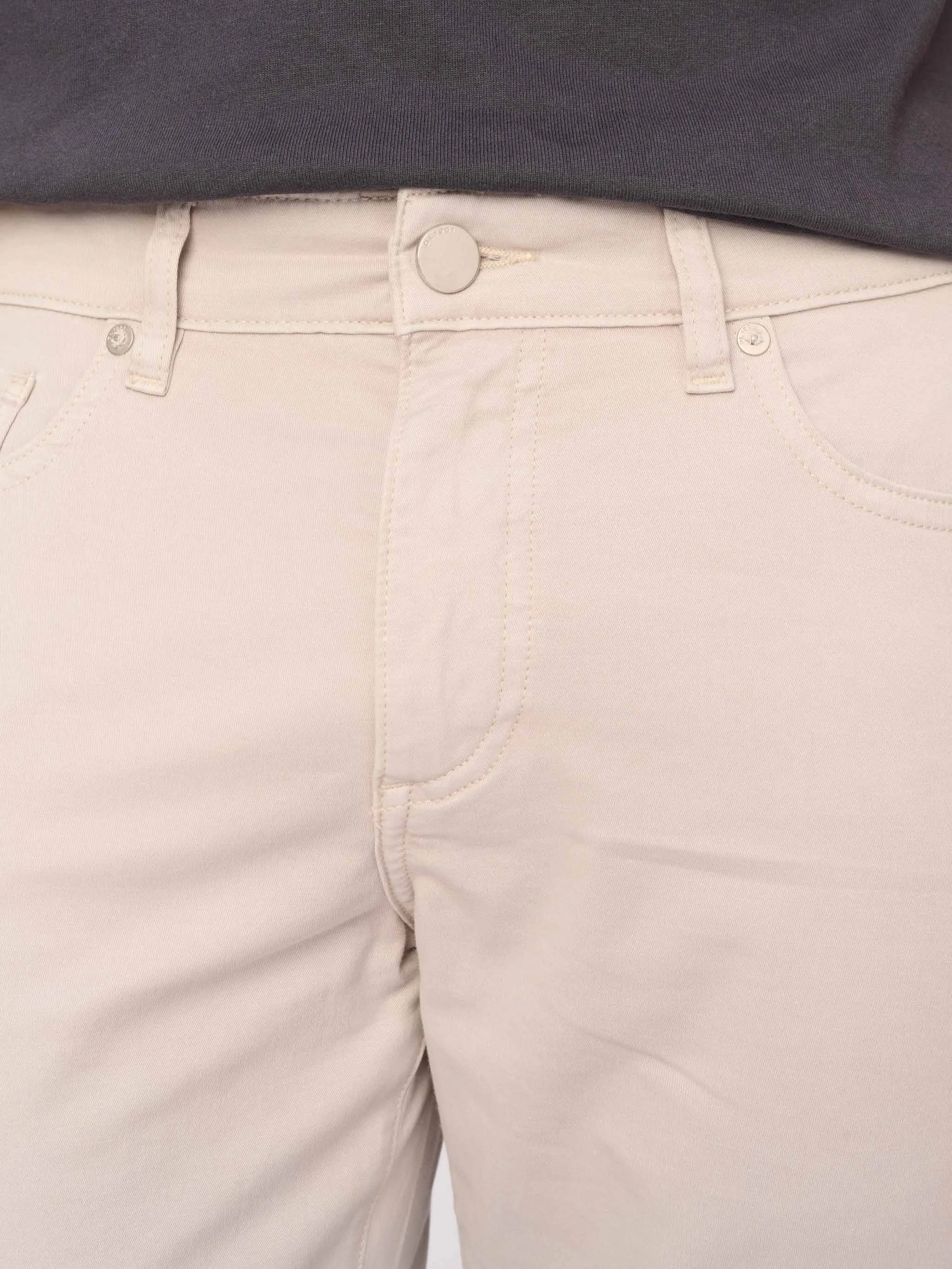 Russell Slim Straight Jean