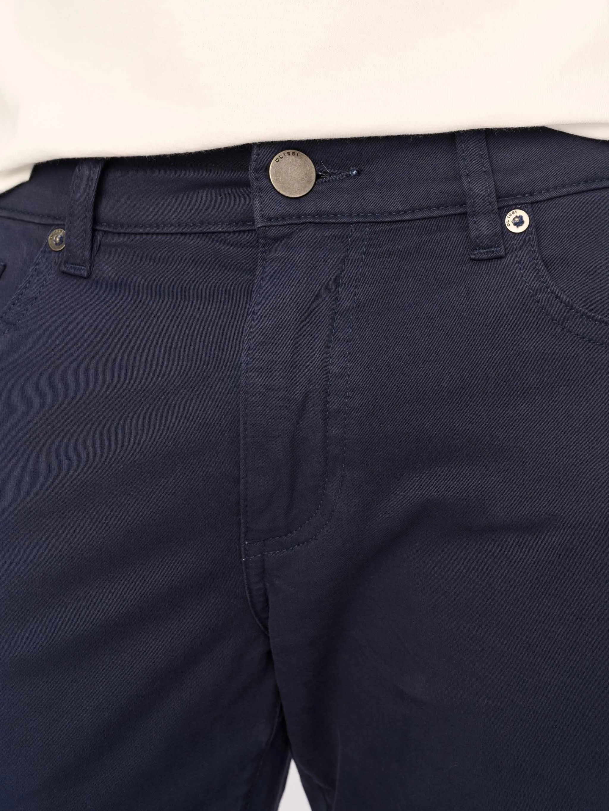 Russell Slim Straight Jean