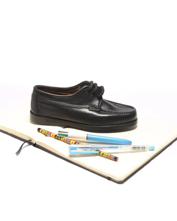 School Shoes / Canadiense