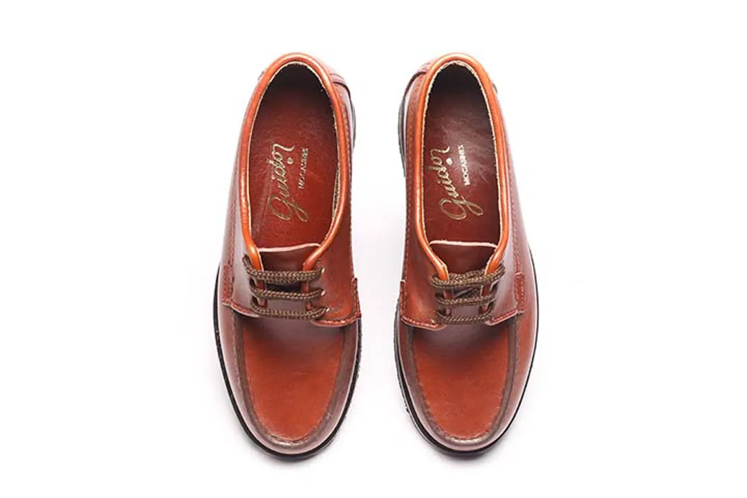 School Shoes / Canadiense